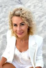 6314-Yana-Canadian-Woman-Toronto